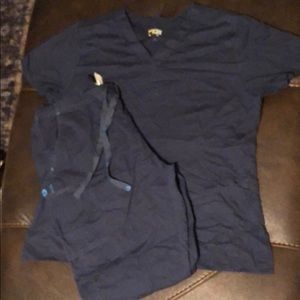 Women’s medical/uniform scrubs